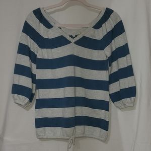 V-neck 3/4 sleeve sweater